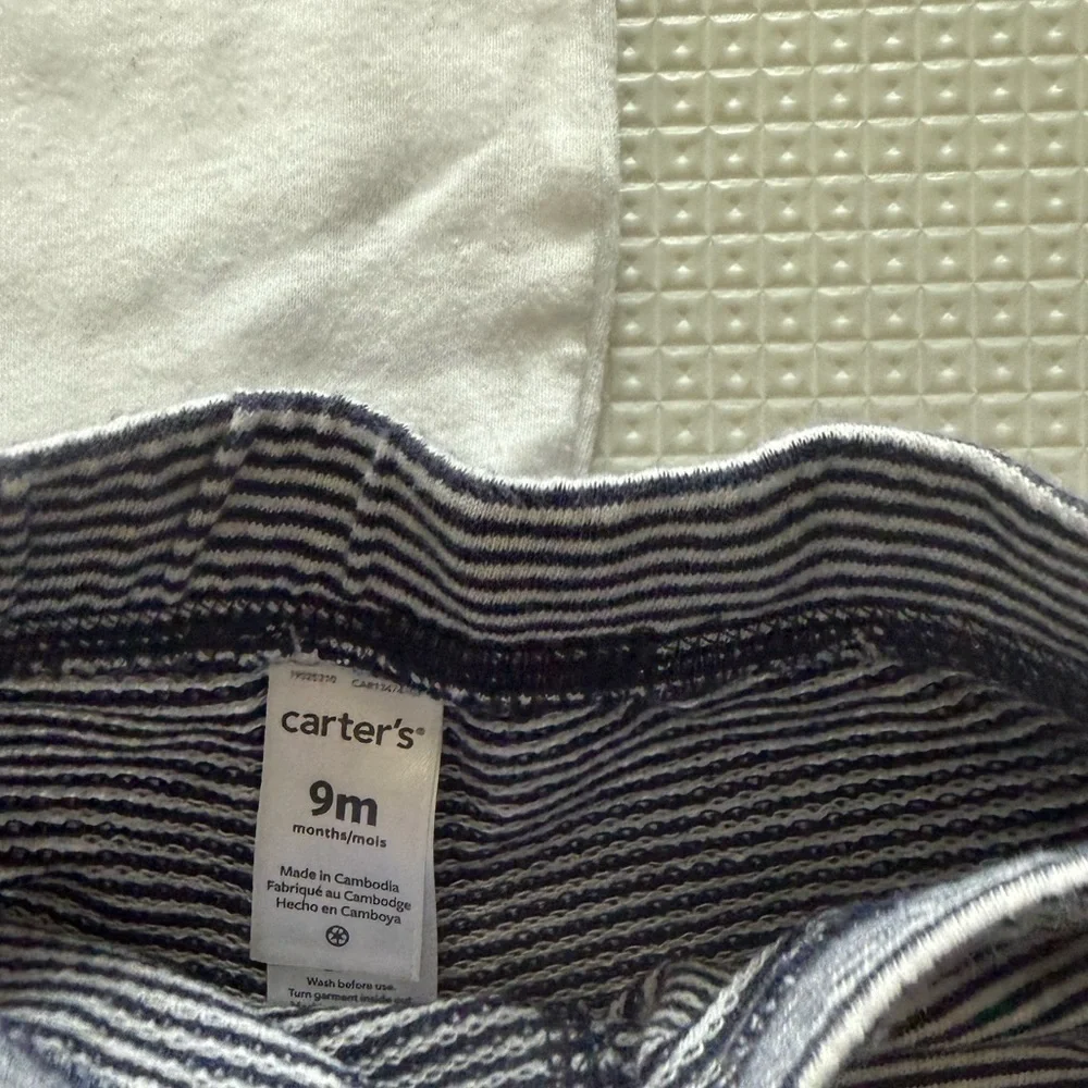 Carter’s|Baby gender neutral matching outfit,stripe joggers & white bodysuit•••